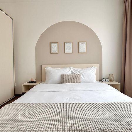 Wanderlust Home Cream, Rasnov Apt For 4, Wifi And Free Parking 外观 照片