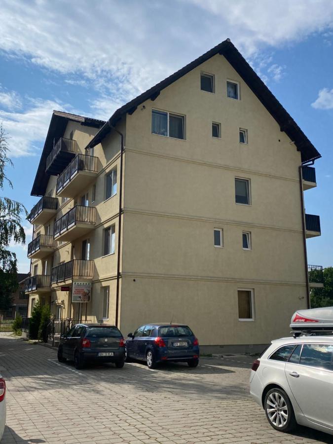 Wanderlust Home Cream, Rasnov Apt For 4, Wifi And Free Parking 外观 照片