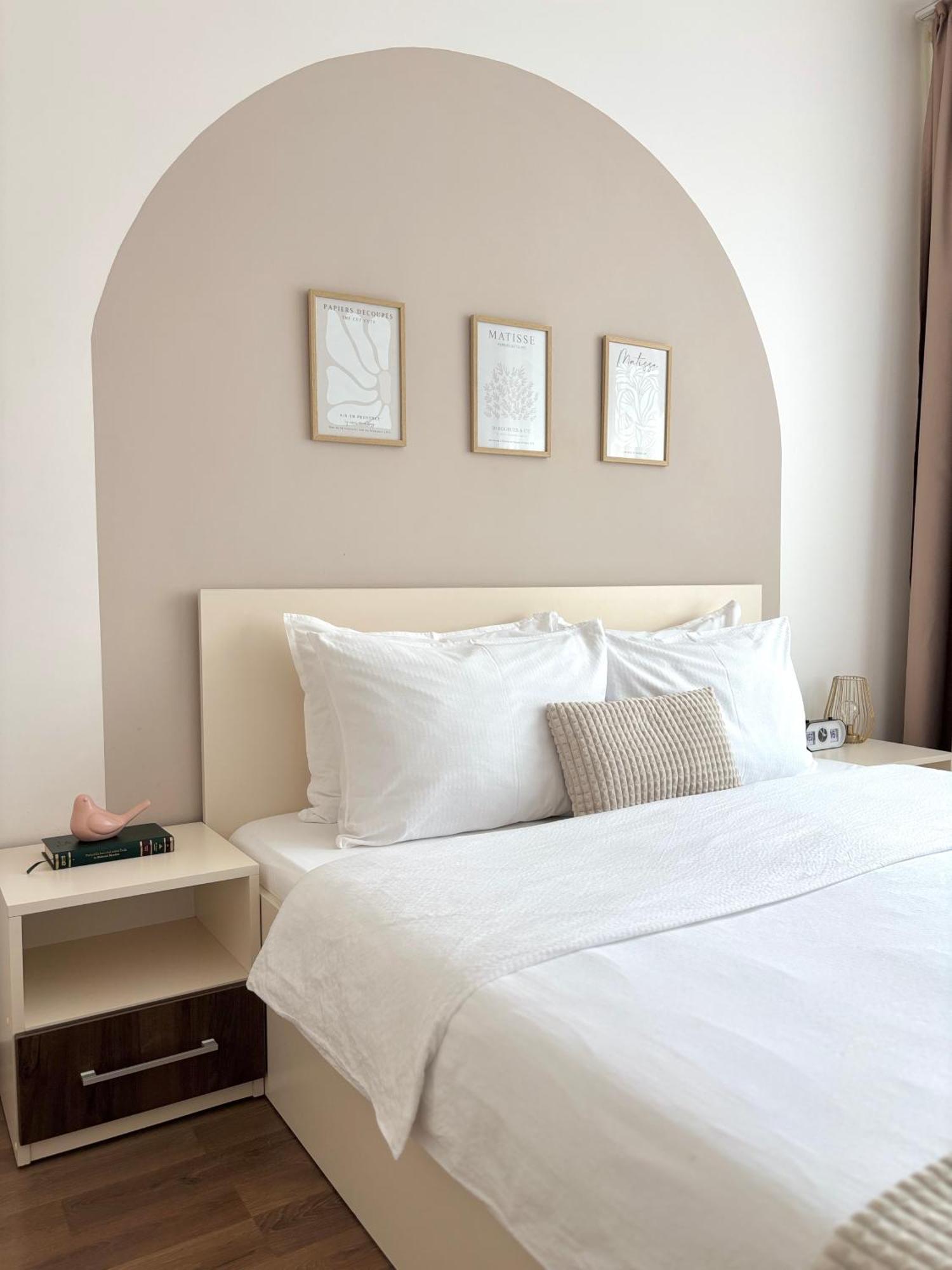 Wanderlust Home Cream, Rasnov Apt For 4, Wifi And Free Parking 外观 照片