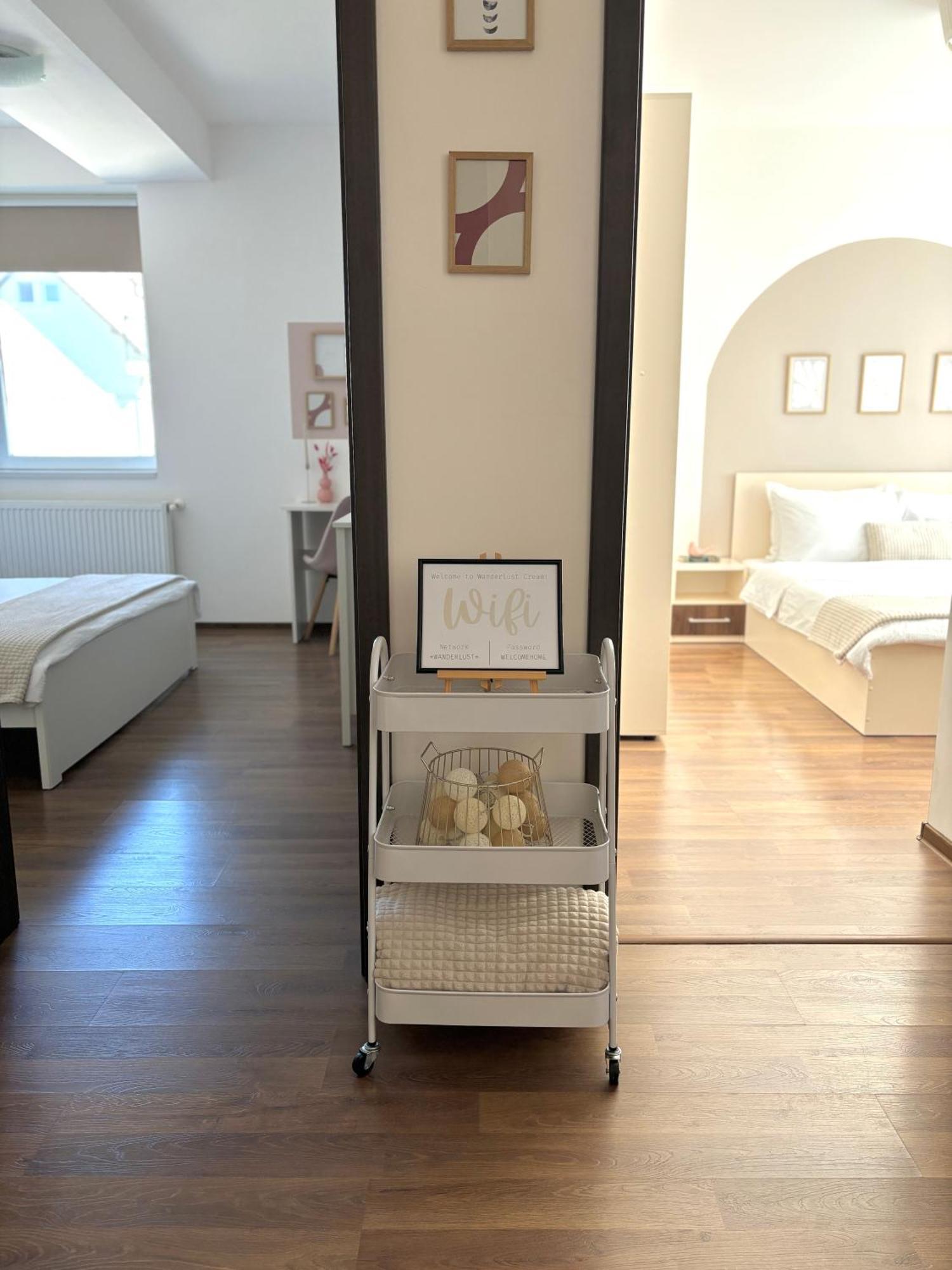 Wanderlust Home Cream, Rasnov Apt For 4, Wifi And Free Parking 外观 照片