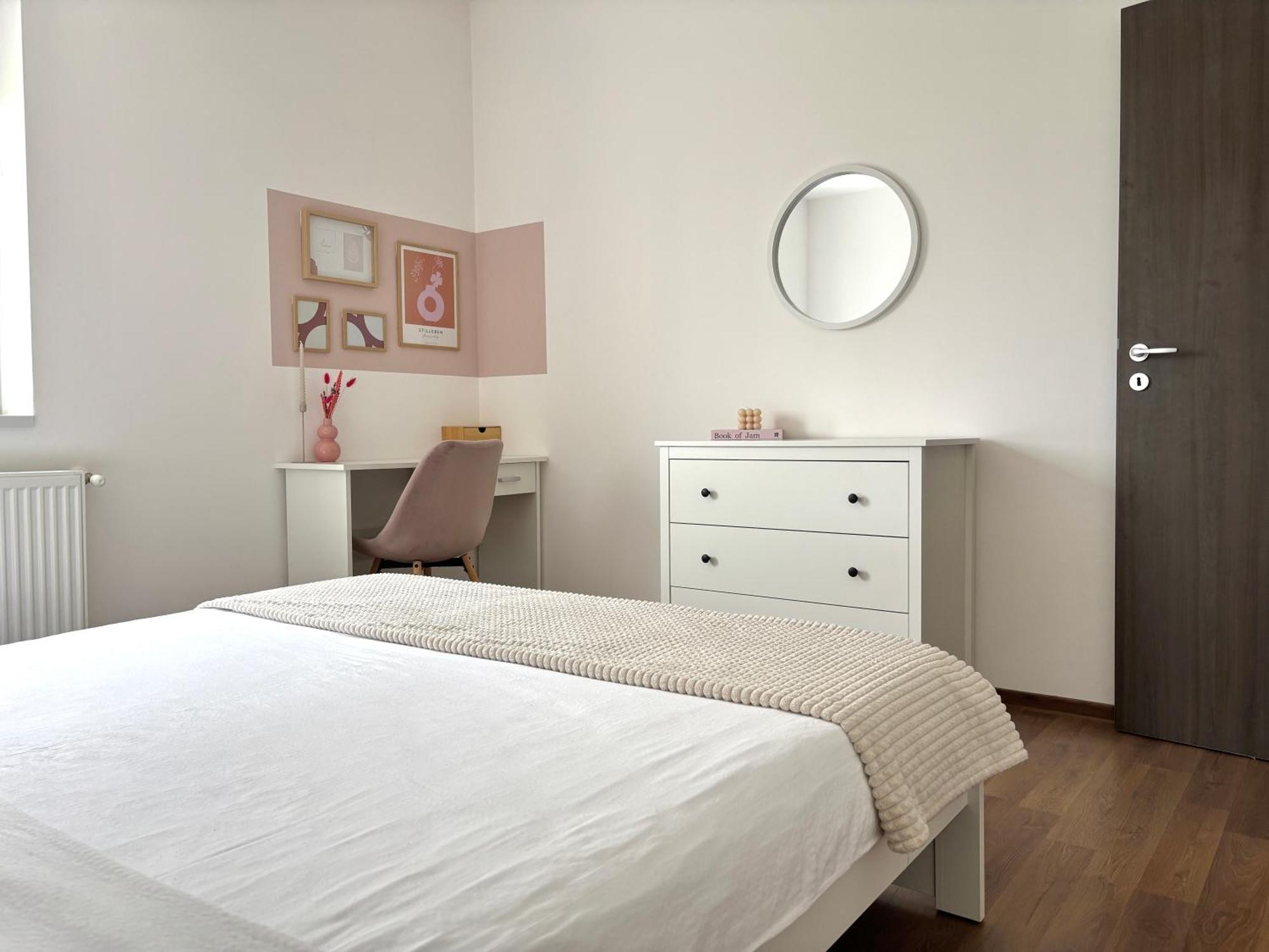 Wanderlust Home Cream, Rasnov Apt For 4, Wifi And Free Parking 外观 照片