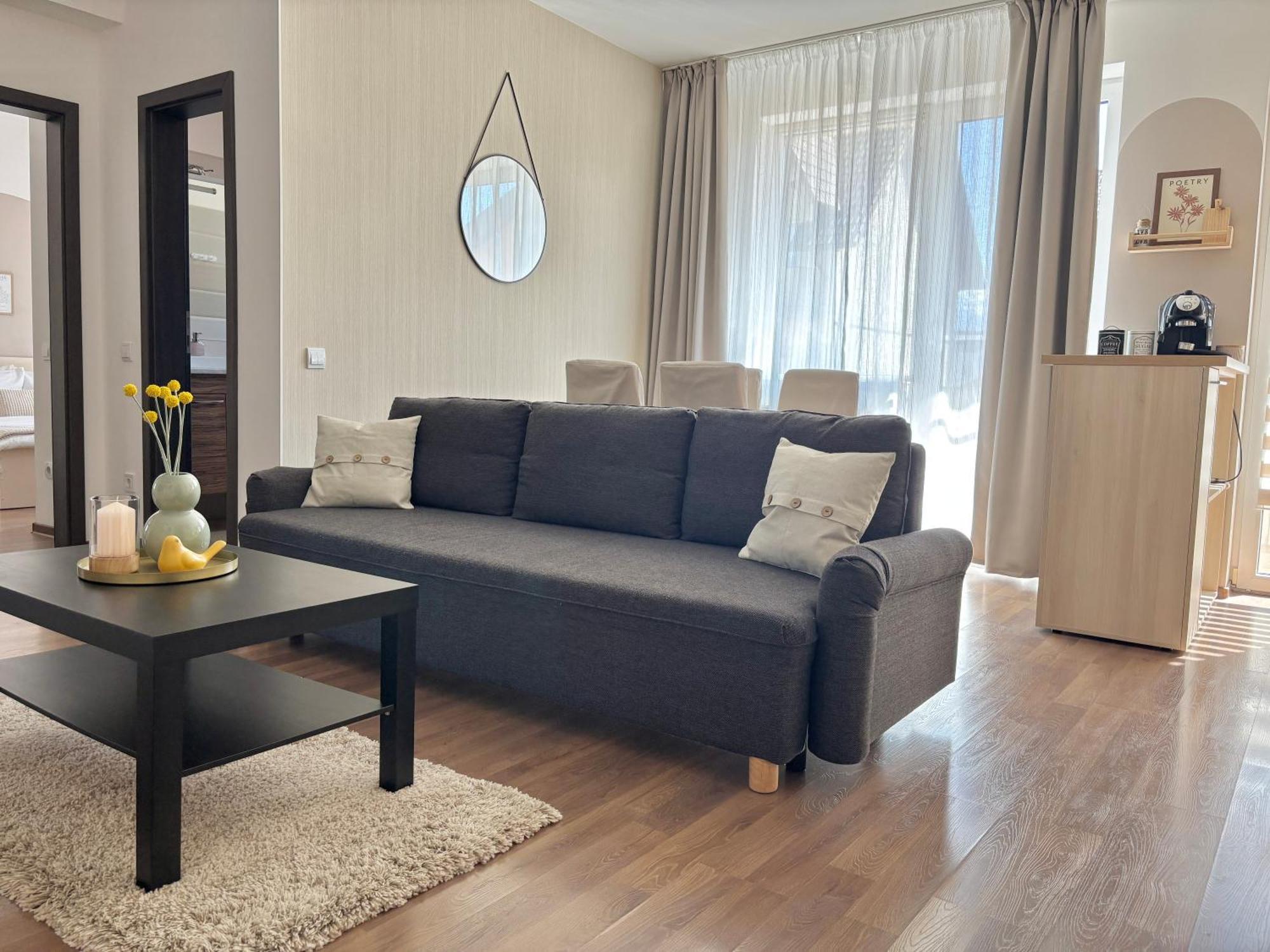 Wanderlust Home Cream, Rasnov Apt For 4, Wifi And Free Parking 外观 照片